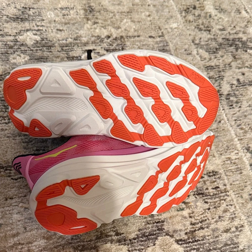 NIB✨ | Women’s HOKA Clifton 9 | Size 7B - Picture 6 of 7